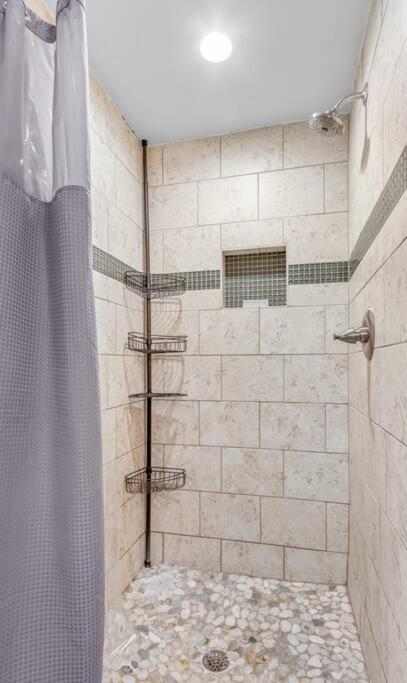 Family Style 5Br Home Mins From Buckroe Beach Hampton Esterno foto