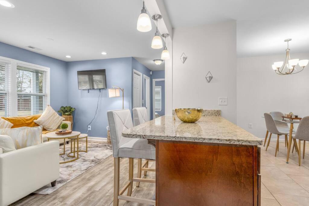 Family Style 5Br Home Mins From Buckroe Beach Hampton Esterno foto